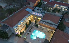 4 Epoxes Hotel Spa